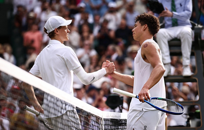 Sinner báo tin không mấy khả quan trước thềm tứ kết Paris Masters Jannik Sinner và Ben Shelton chuẩn bị đối đầu lần thứ 8 ở các giải chính thức