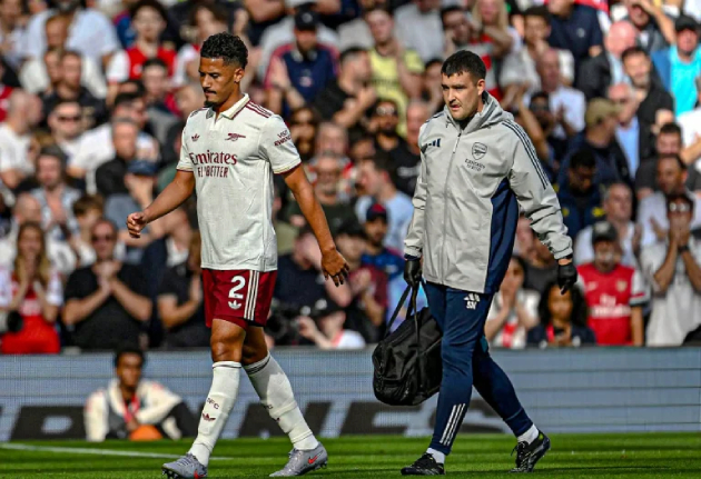 William Saliba dính chấn thương mắt cá chân
