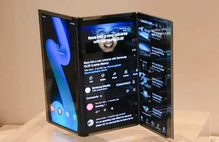 Thiết bị Galaxy Z TriFold với màn hình gập ba