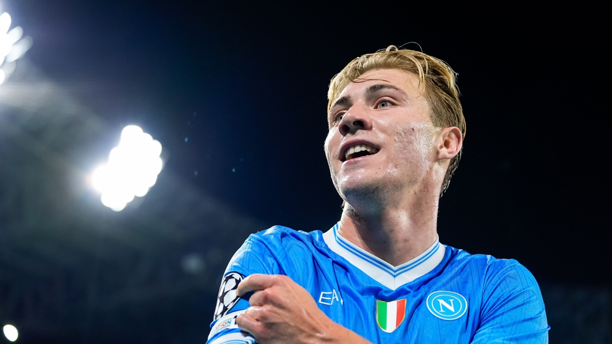Hojlund tỏa sáng trong màu áo Napoli