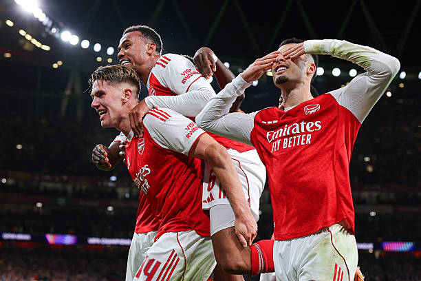 Các cầu thủ Arsenal ăn mừng thắng lợi trước Atletico Madrid. Các cầu thủ Arsenal ăn mừng thắng lợi trước Atletico Madrid.