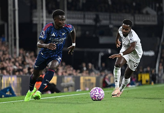 Arsenal sắp trói chân Bukayo Saka bằng hợp đồng kỷ lục Bukayo Saka thi đấu cho Arsenal