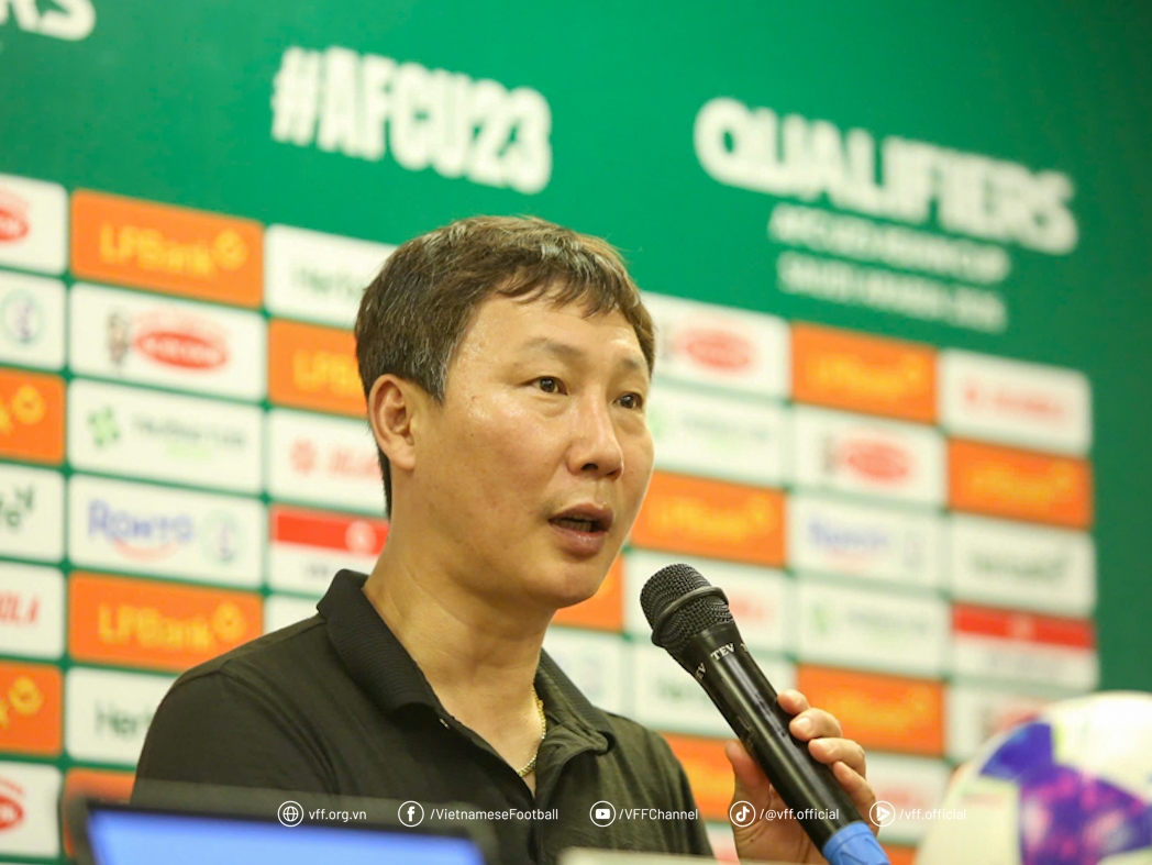 HLV Kim Sang Sik tự tin