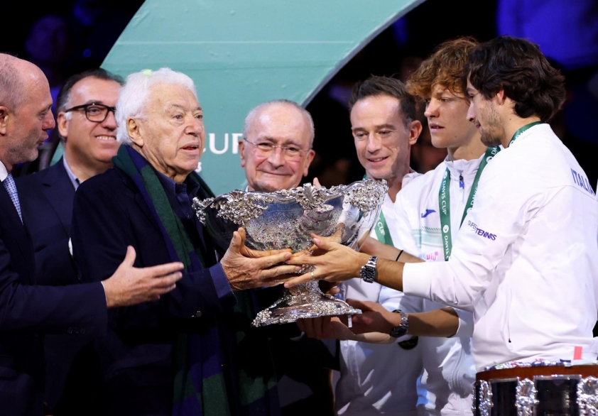 Nicola Pietrangeli và Jannik Sinner tại Davis Cup 2023