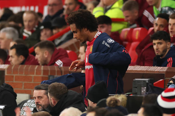 Joshua Zirkzee đối mặt với khả năng rời Man Utd