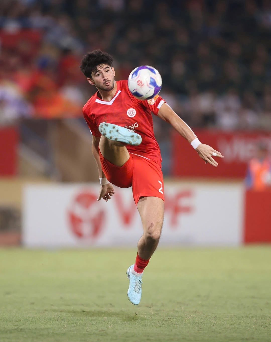 Kyle Colonna thi đấu cho Thể Công Viettel