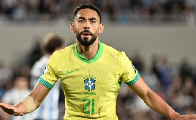 Cunha trong màu áo Brazil.