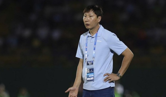 HLV Kim Sang-sik quyết định thay đổi đội hình
