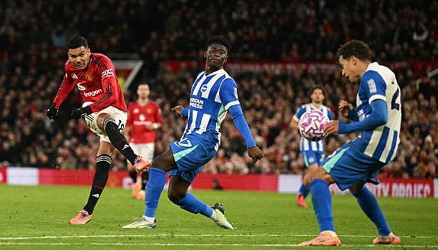 Vắng Casemiro, tuyến giữa MU xuất hiện nhiều vấn đề. Vắng Casemiro, tuyến giữa MU xuất hiện nhiều vấn đề.