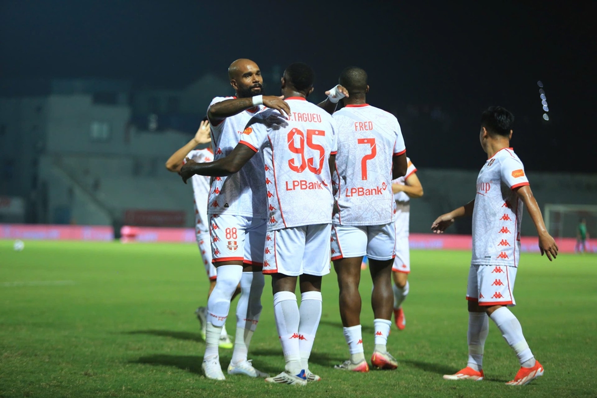 Hai Phong thi đấu áp đảo trước HAGL