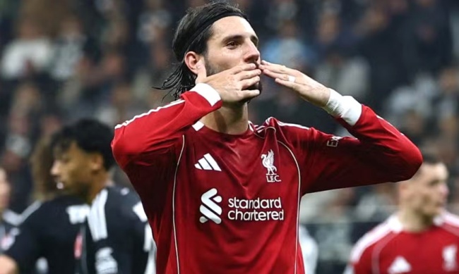 Szoboszlai tỏa sáng ở Liverpool. Szoboszlai tỏa sáng ở Liverpool.