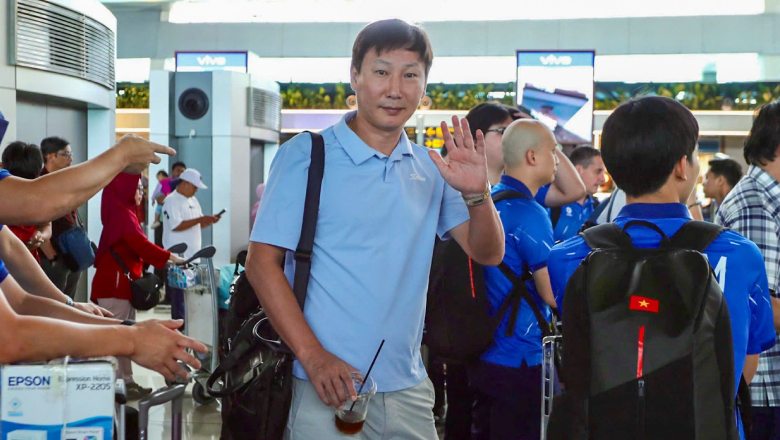 HLV Kim Sang Sik đề xuất nhập tịch trung vệ Gustavo Santos cho ĐT Việt Nam - Ảnh 2 HLV Kim Sang Sik đề xuất nhập tịch trung vệ Gustavo Santos cho ĐT Việt Nam - Ảnh 2