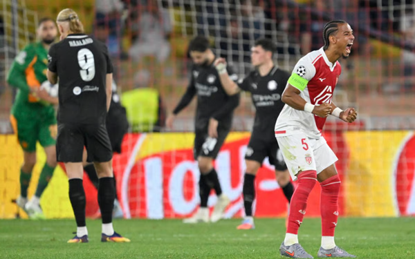 Monaco có bàn thắng gỡ hòa trên chấm 11m.