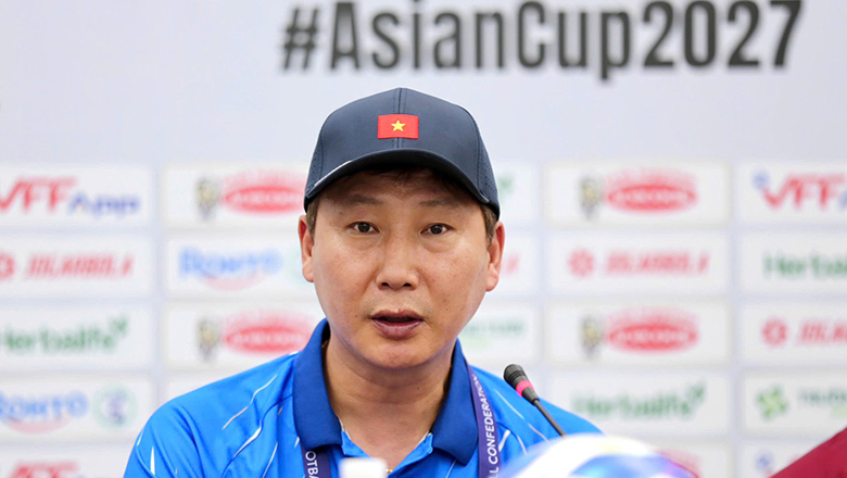 HLV Kim Sang Sik nói ông và toàn đội tôn trọng mọi kết luận từ FIFA HLV Kim Sang Sik nói gì về khả năng Malaysia bị xử phạt? - Ảnh 1