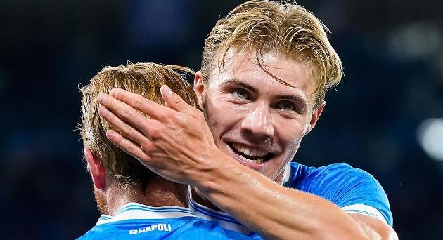 2 tân binh Hojlund và De Bruyne mau chóng tạo ảnh hưởng ở Napoli.