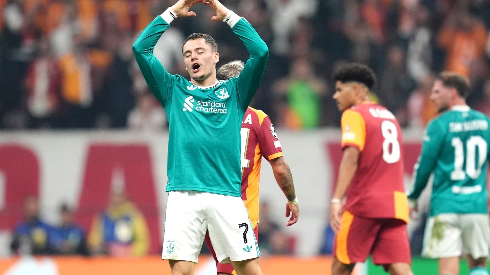 Trận thua Galatasaray tiết lộ nhiều điểm yếu của Liverpool