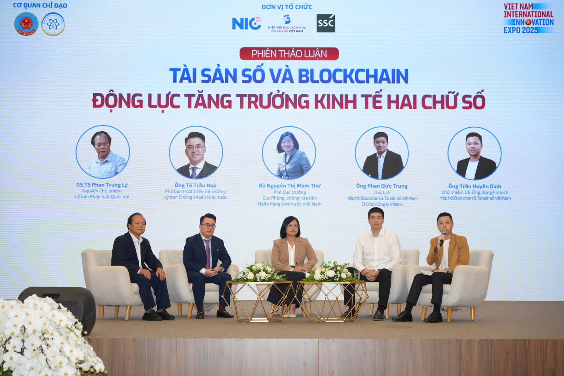 Panel thảo luận tại diễn đàn