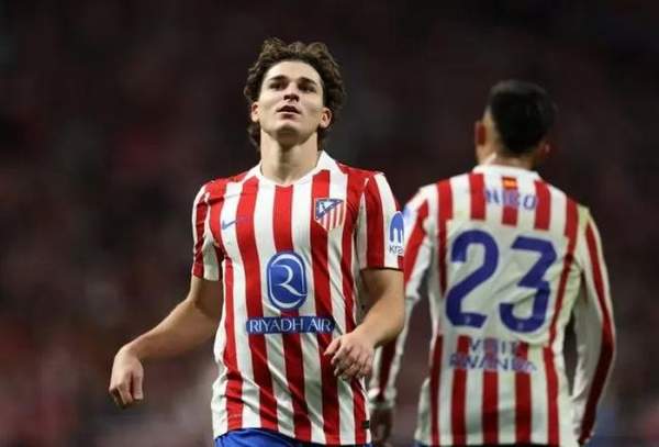 Julian Alvarez thi đấu cho Atletico Madrid