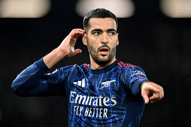 Mikel Merino nâng cao thế trận
