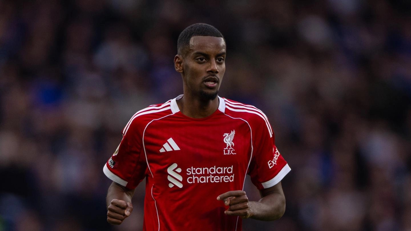 Alexander Isak trong màu áo Liverpool