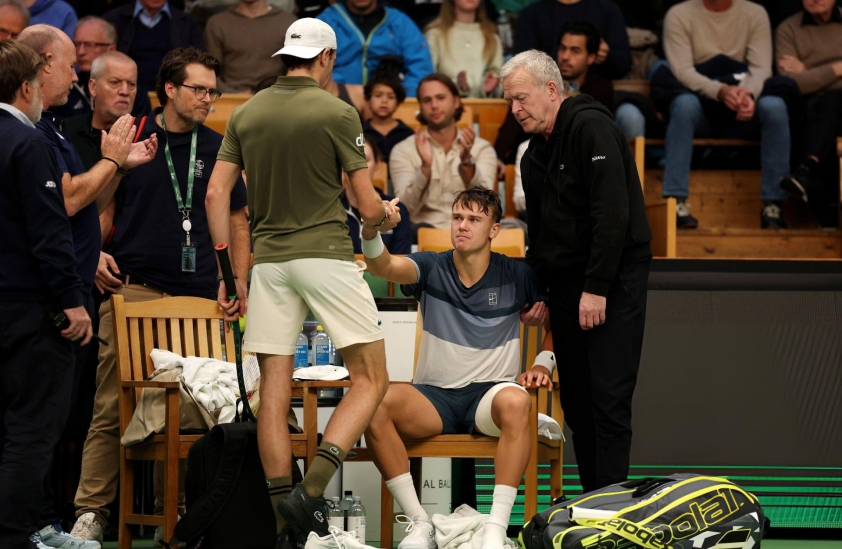 Holger Rune chấn thương gân Achilles ở Stockholm Open 2025