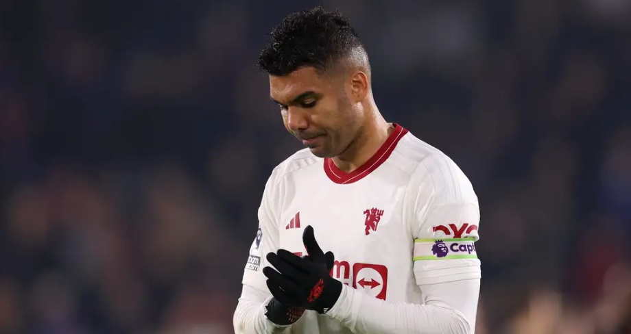 Casemiro từng nhận về vô vàn chỉ trích trong giai đoạn MU khủng hoảng. Casemiro từng nhận về vô vàn chỉ trích trong giai đoạn MU khủng hoảng.