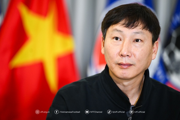 HLV Kim Sang-sik trao cơ hội cho cầu thủ trẻ