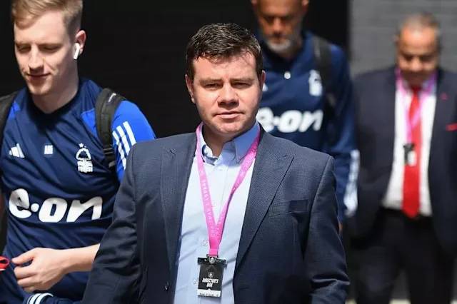 Ross Wilson tân giám đốc thể thao Newcastle Ross Wilson trong buổi họp báo
