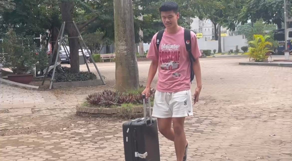 Đinh Quang Kiệt tham gia hội quân U23 Việt Nam Sao trẻ Đinh Quang Kiệt trong màu áo U23 Việt Nam