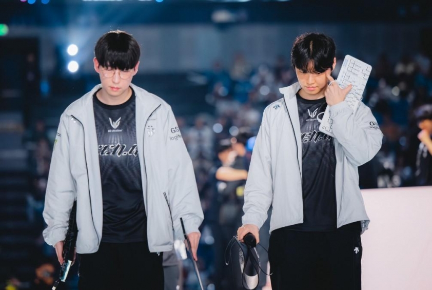 Phản ứng cộng đồng Hàn Quốc sau trận đấu Cộng đồng Hàn Quốc bàn luận về chiến thuật