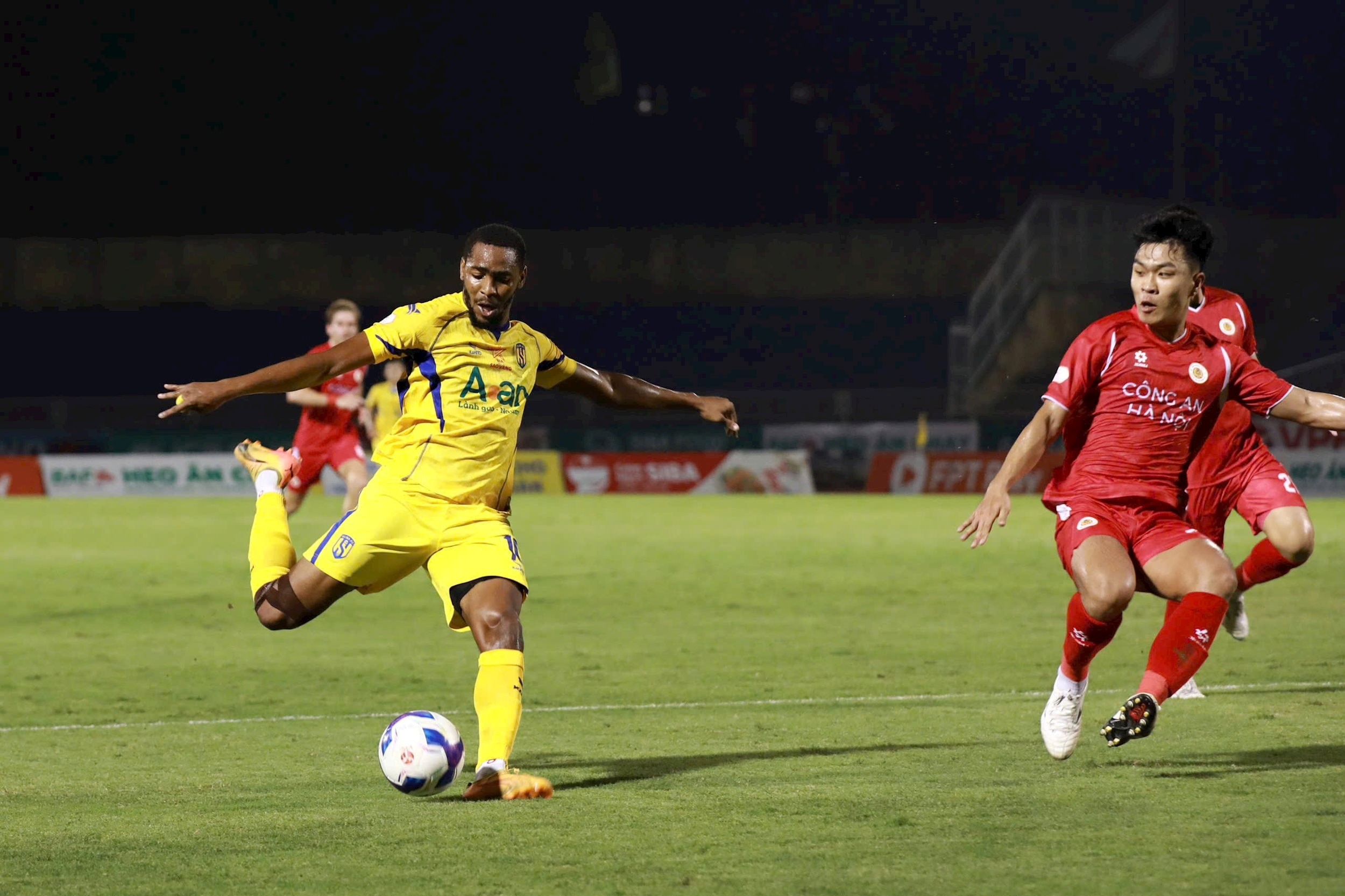 Sông Lam Nghệ An hướng tới điểm số quan trọng SLNA cần điểm để tránh nguy cơ xuống hạng