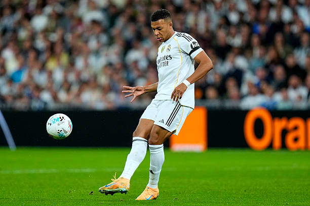 Kylian Mbappe quyết tâm cùng Real Madrid Mbappe quyết tâm tại Anfield