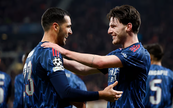 Cầu thủ người Tây Ban Nha giải cứu hàng công Arsenal Merino giải cứu Arsenal với cú đúp