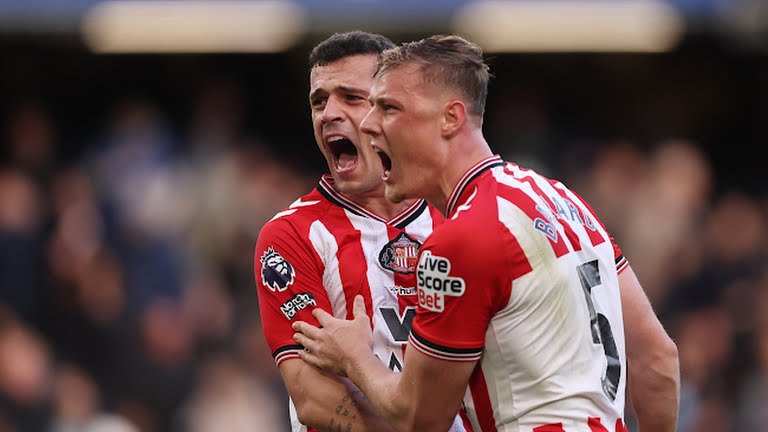 Xhaka tỏa sáng ở Sunderland. Xhaka tỏa sáng ở Sunderland.