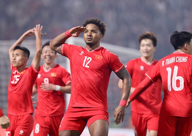 Xuan Son trong màu áo đội tuyển Xuan Son thi đấu tích cực