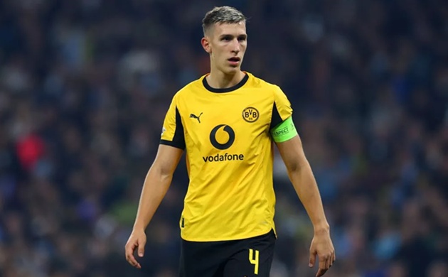 Liverpool quan tâm đến Schlotterbeck