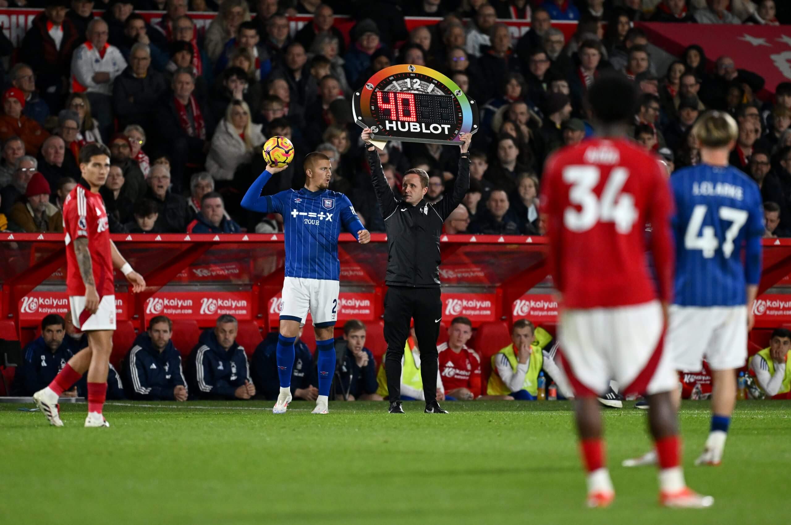 Những đội bóng mới lên hạng tại EPL đều không tránh khỏi việc xuống hạng ở mùa giải sau đó Đội bóng mới thăng hạng tại EPL thường gặp khó khăn trụ hạng