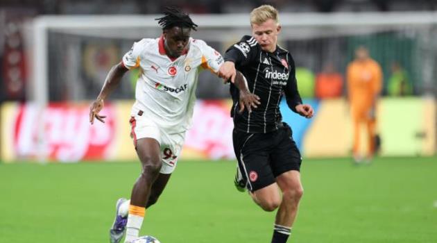 Wilfried Singo lọt vào mắt xanh Quỷ đỏ. Wilfried Singo lọt vào mắt xanh Quỷ đỏ.