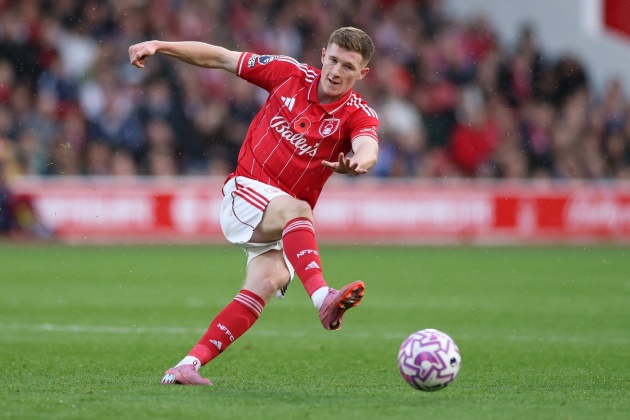 Anderson khiến hàng thủ Quỷ đỏ chao đảo. Anderson khiến hàng thủ Quỷ đỏ chao đảo.