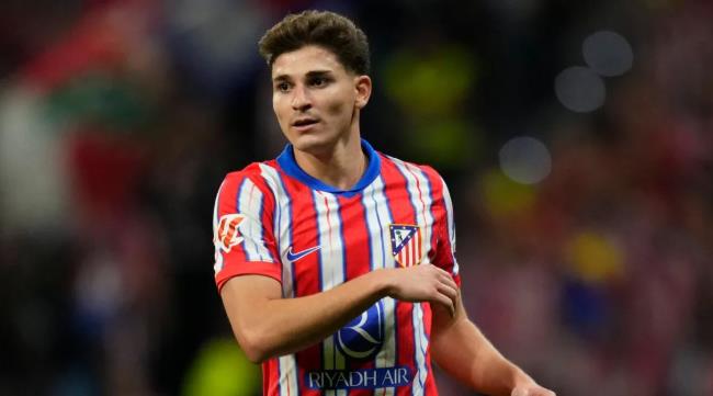 Julian Alvarez nằm trong tầm ngắm của nhiều CLB lớn. Julian Alvarez nằm trong tầm ngắm của nhiều CLB lớn.