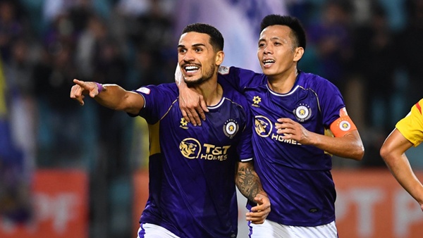 Đỗ Hoàng Hên chuẩn bị tái ngộ Nam Định Hoàng Hên và pha bóng trên sân Thiên Trường