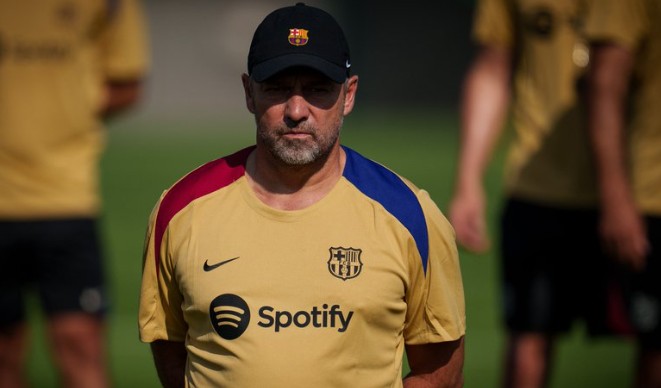 Hansi Flick phân vân vì tình trạng lực lượng