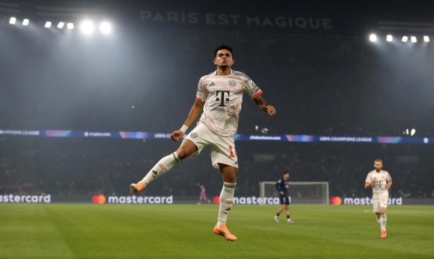 Bayern xứng đáng là ứng cử viên vô địch mùa này. Bayern xứng đáng là ứng cử viên vô địch mùa này.