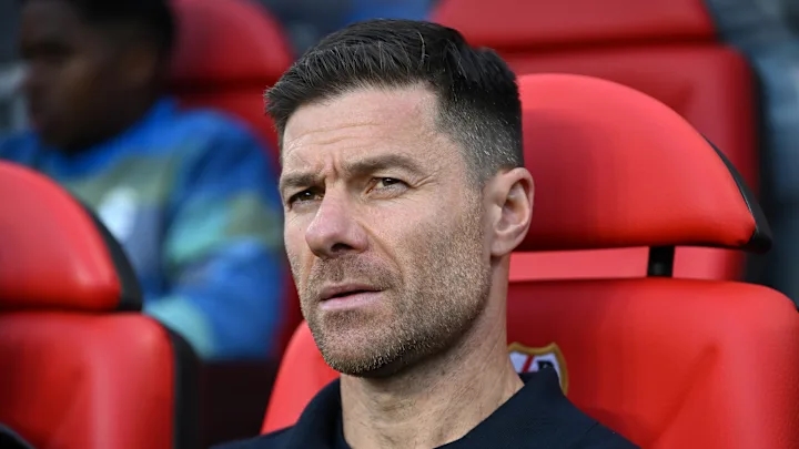 Xabi Alonso đang đau đầu tìm giải pháp