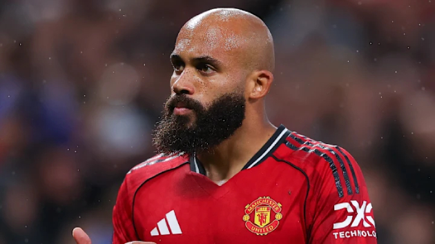 Bryan Mbeumo tập trung trên sân cỏ