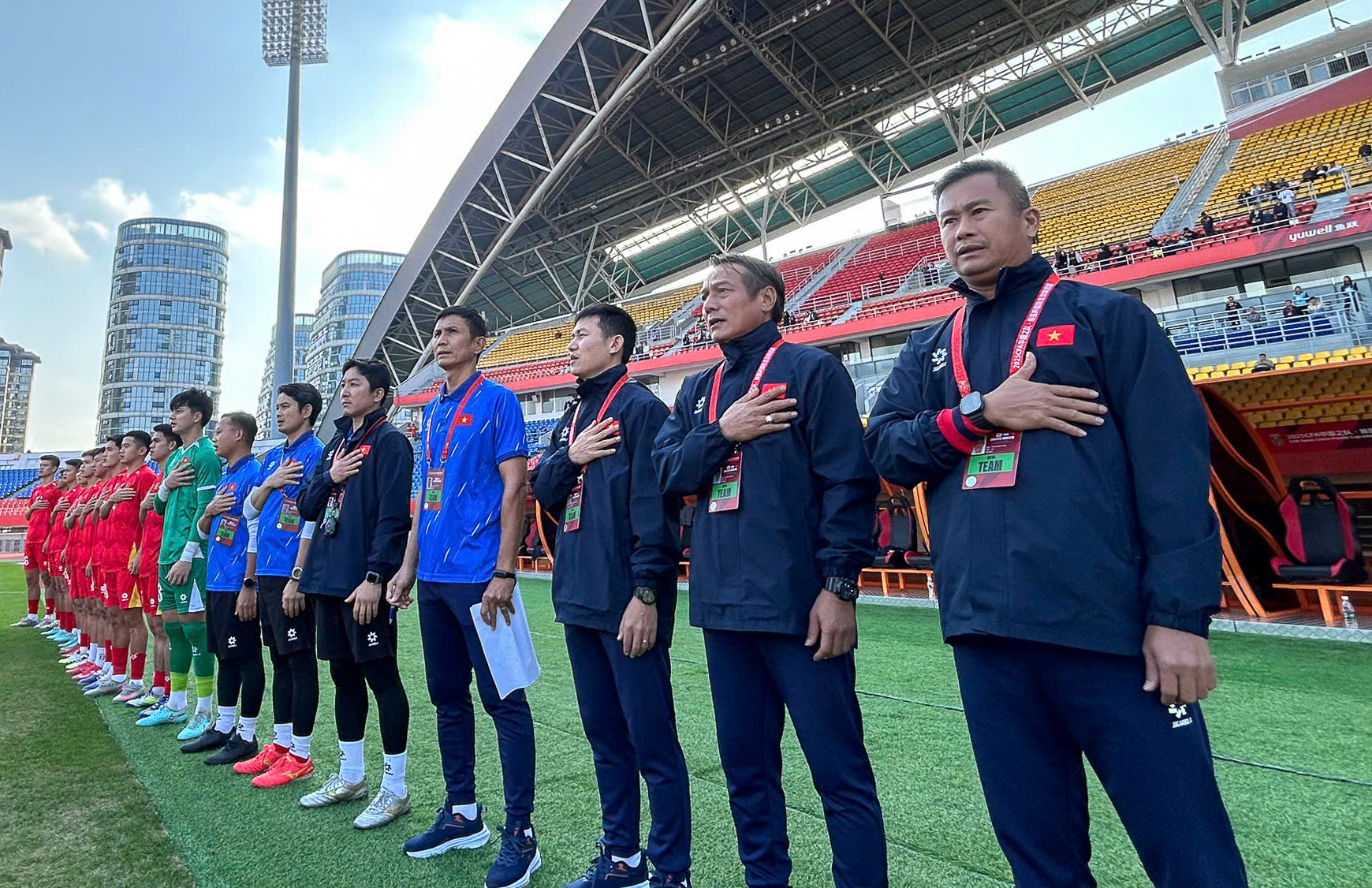 Thầy trò HLV Đinh Hồng Vinh hướng tới mục tiêu cạnh tranh ngôi vương Panda Cup 2025 U22 Việt Nam thi đấu tại Panda Cup