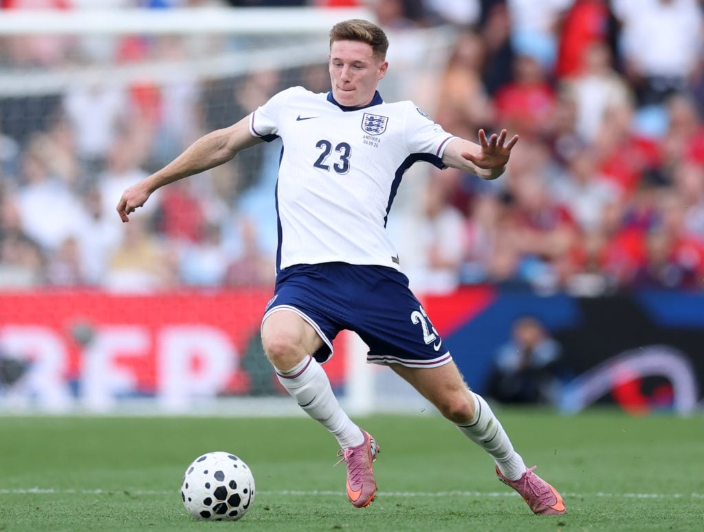 Elliot Anderson 01 Elliot Anderson trên sân