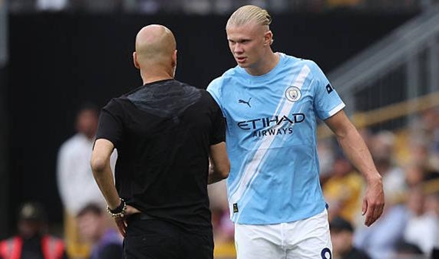 Pep Guardiola và Erling Haaland chuẩn bị chiến thuật cho trận gặp Bournemouth