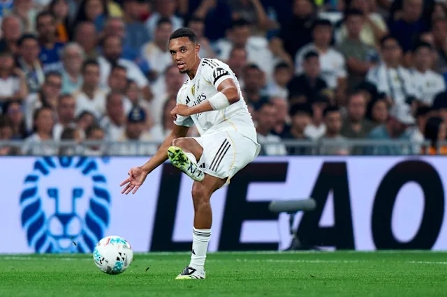 Trent Alexander-Arnold 08 Trent Alexander-Arnold thi đấu nổi bật cho Real Madrid