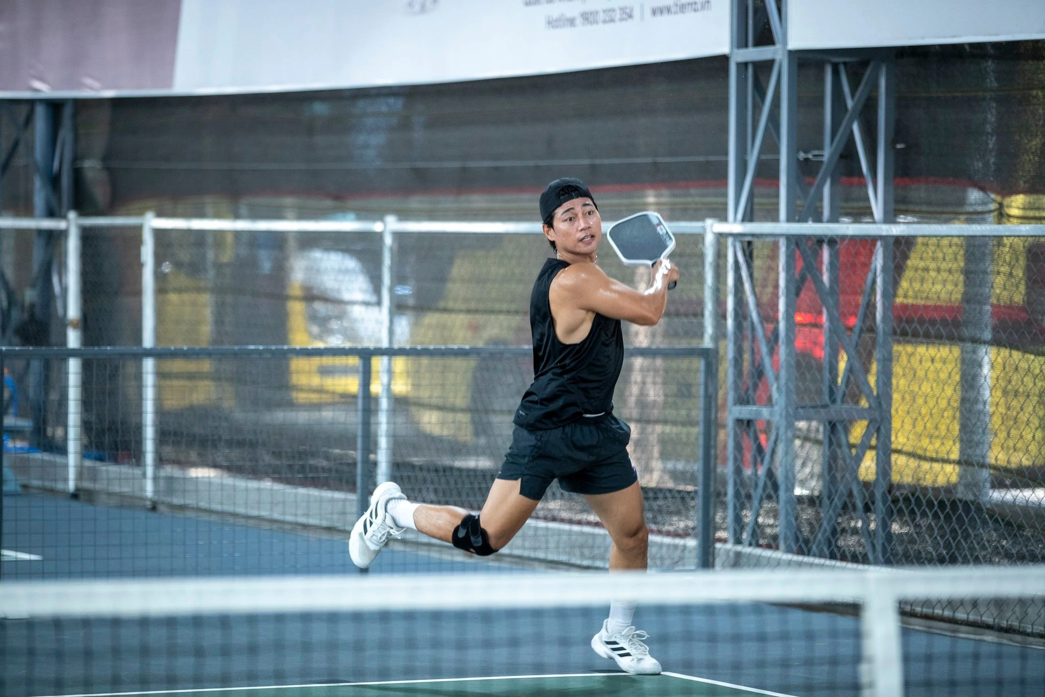 Lợi Trần phim 'Tử chiến trên không' có thêm nhiều nguồn năng lượng tích cực nhờ pickleball- Ảnh 13.